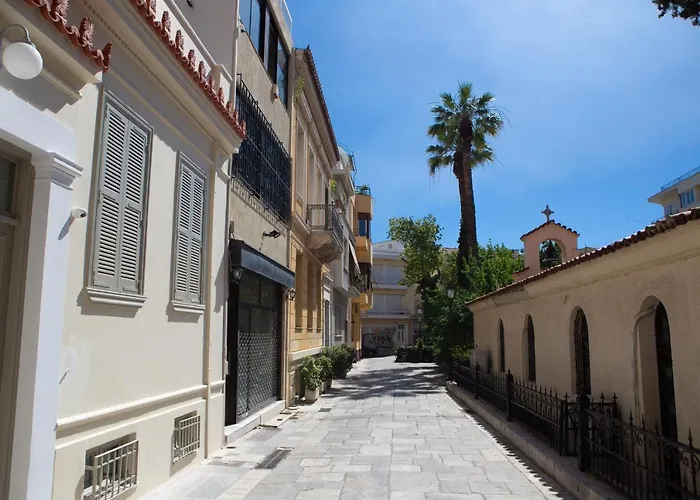 Plato\'S Square Apartments